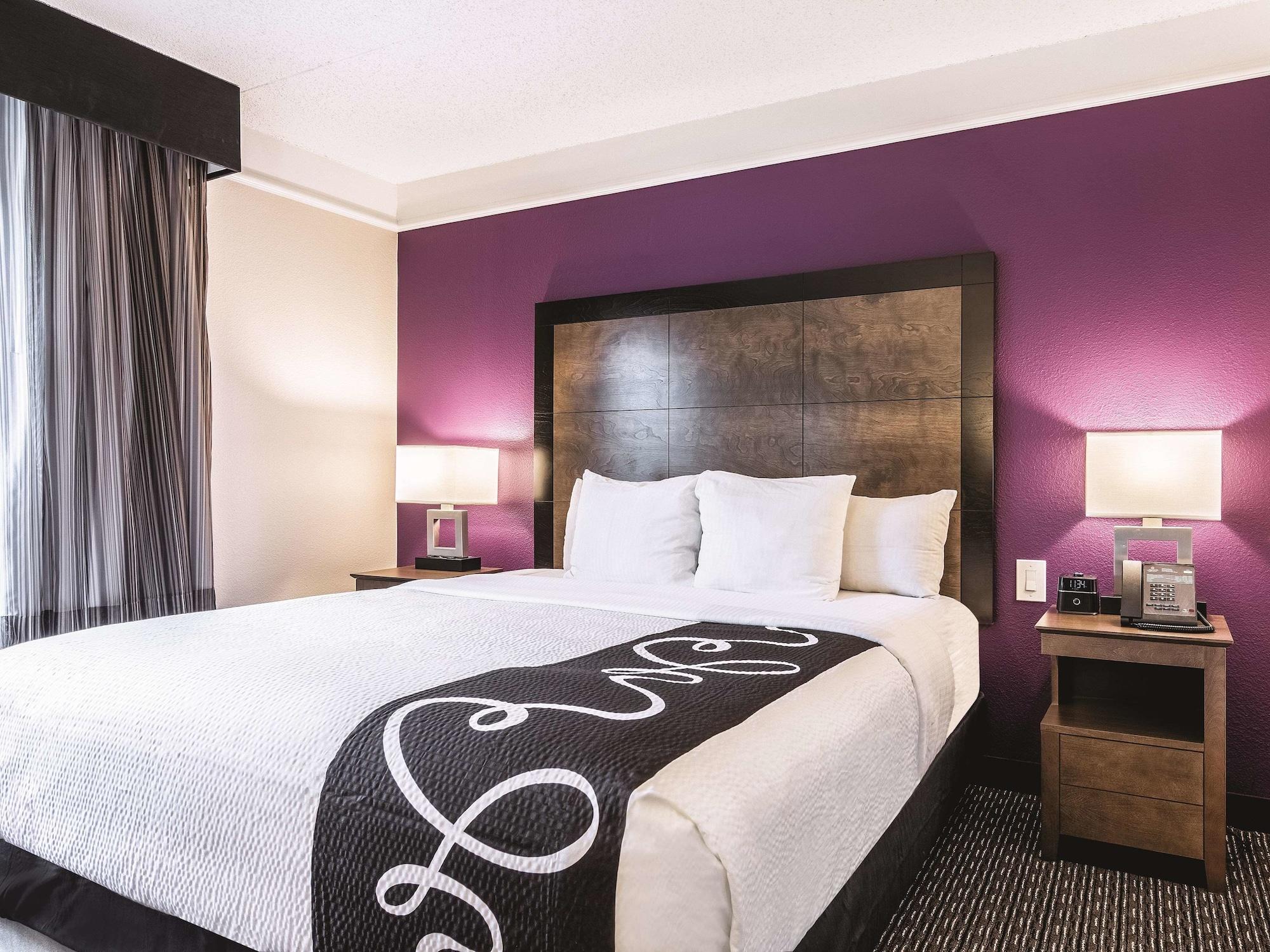 Hotel La Quinta By Wyndham Airport 3*
