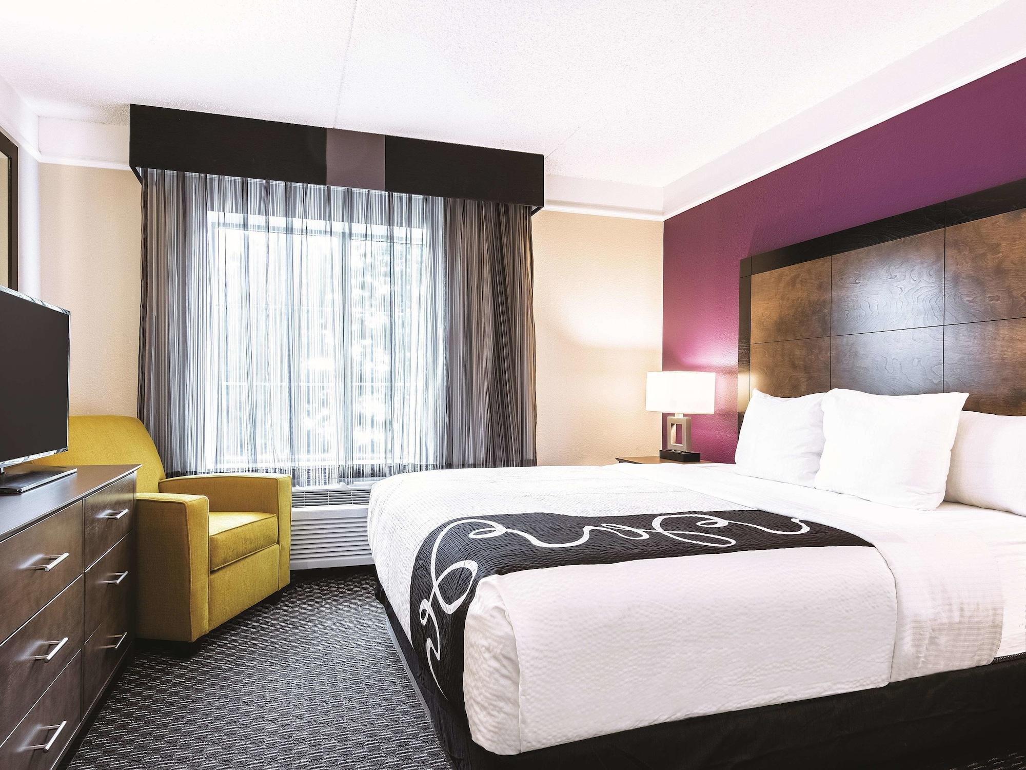 Hotel La Quinta By Wyndham Airport