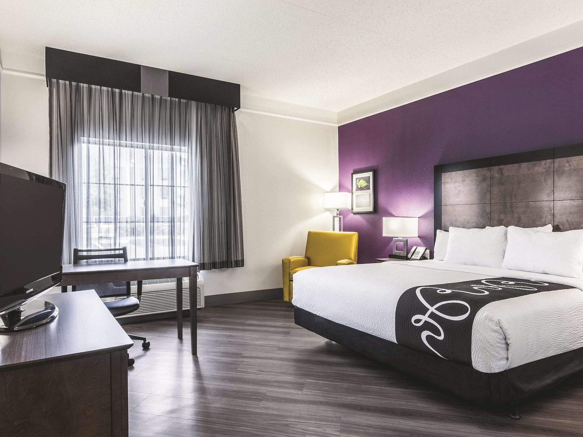 Hotel La Quinta By Wyndham Airport