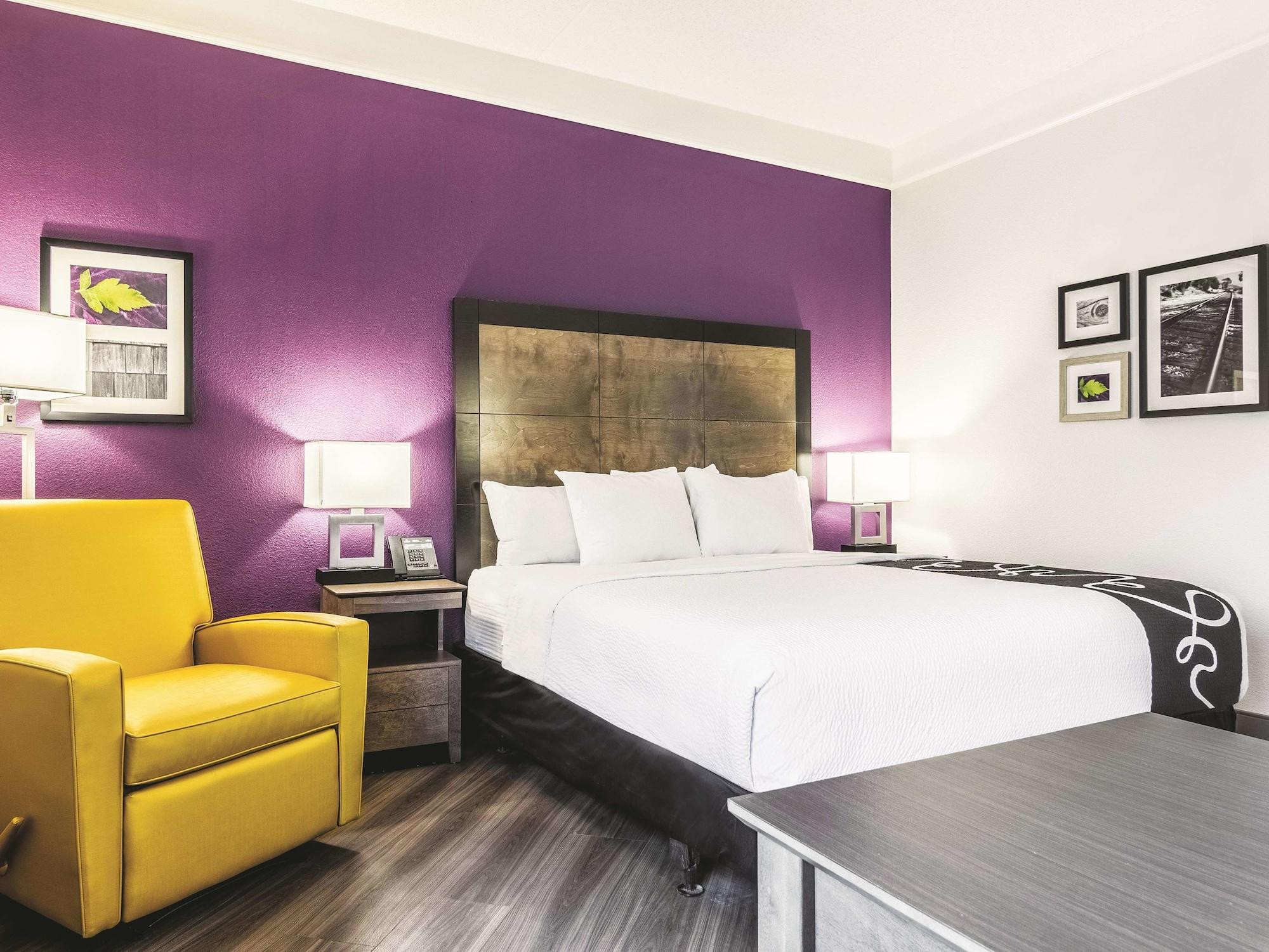 Hotel La Quinta By Wyndham Airport