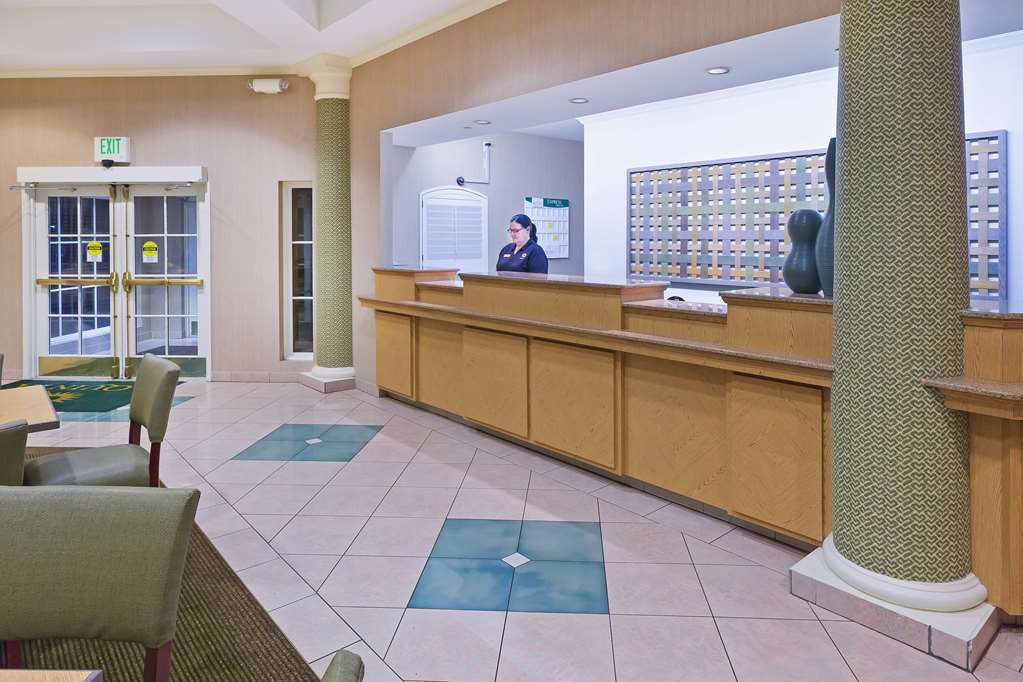 La Quinta By Wyndham Airport Hotel 3*